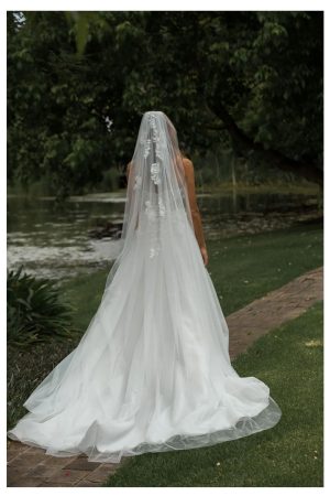Madi Lane - Phaedra Veil - pale Ivory